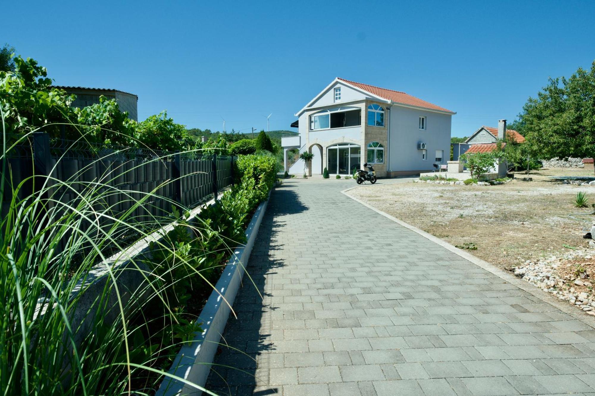 Apartment Lana Bristivica Eksteriør bilde