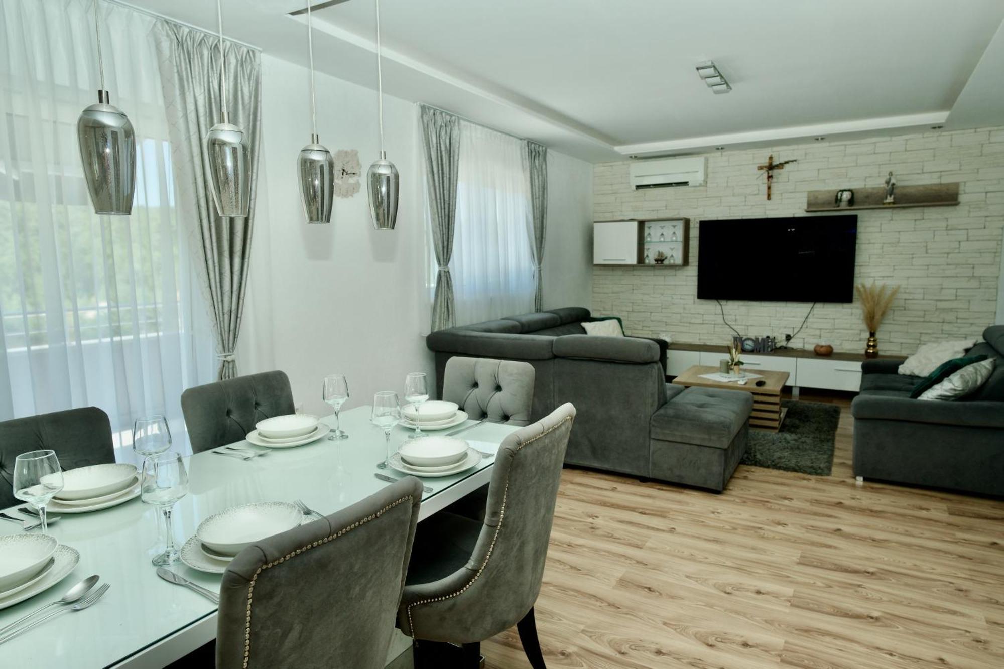 Apartment Lana Bristivica Eksteriør bilde